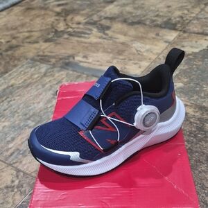 Boys NEW BALANCE BOA SNEAKERS SZ 11